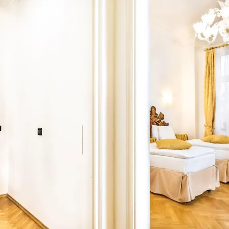 チャールズ ブリッジ パレス ホテル プラハ