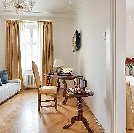 Charles Bridge Palace Hotell Prag