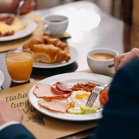 チャールズ ブリッジ パレス 4*