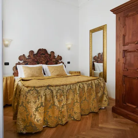 מלון Charles Bridge Palace