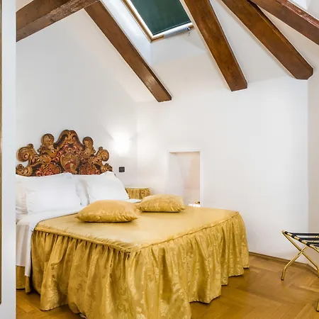 Charles Bridge Palace Hotell Prag