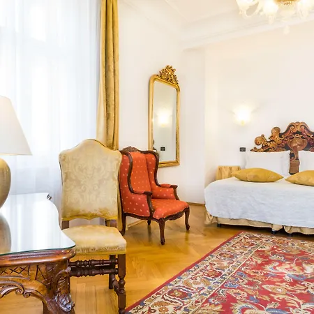 Charles Bridge Palace 4* פראג