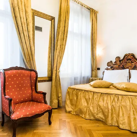 מלון Charles Bridge Palace פראג