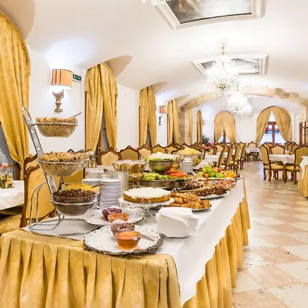 Charles Bridge Palace Hotell Prag