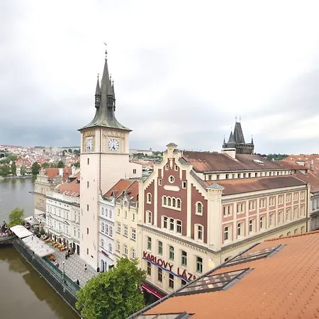 Charles Bridge Palace Szálloda