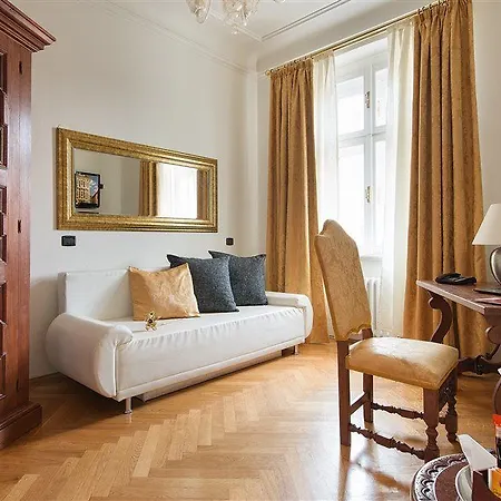 Szálloda Charles Bridge Palace 4*