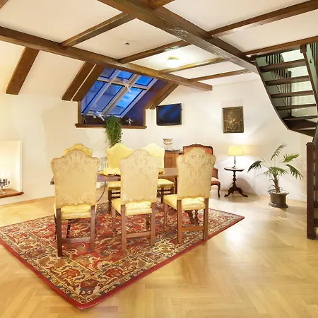 Отель Charles Bridge Palace 4*