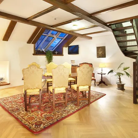 Szálloda Charles Bridge Palace 4*