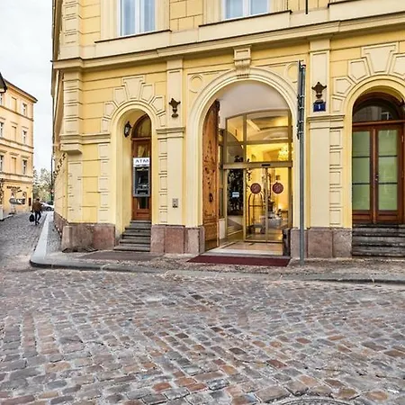 Charles Bridge Palace Szálloda 4*