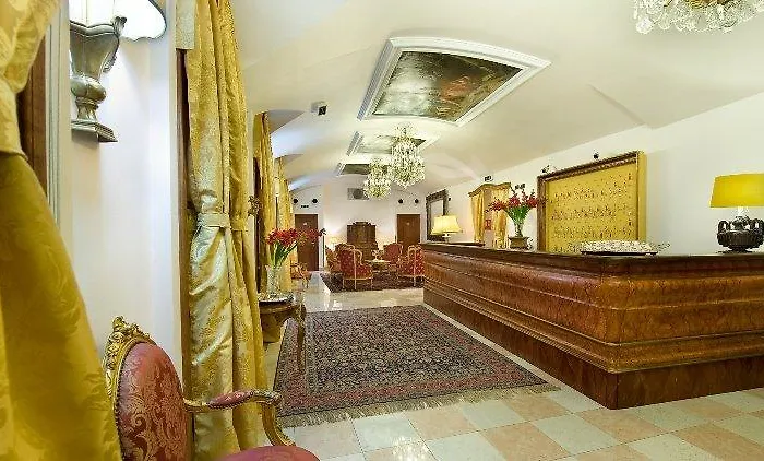 Charles Bridge Palace Hotel Praga