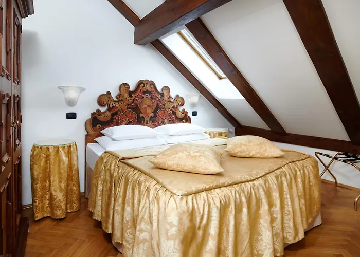 Charles Bridge Palace 4*