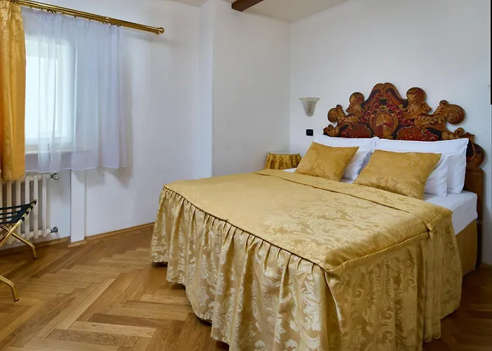 查理大桥宫酒店 4* 布拉格