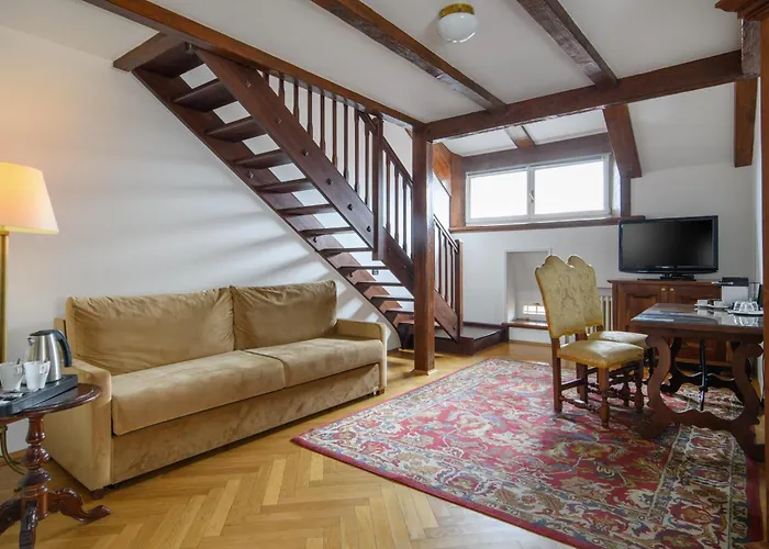 查理大桥宫酒店 酒店 4*