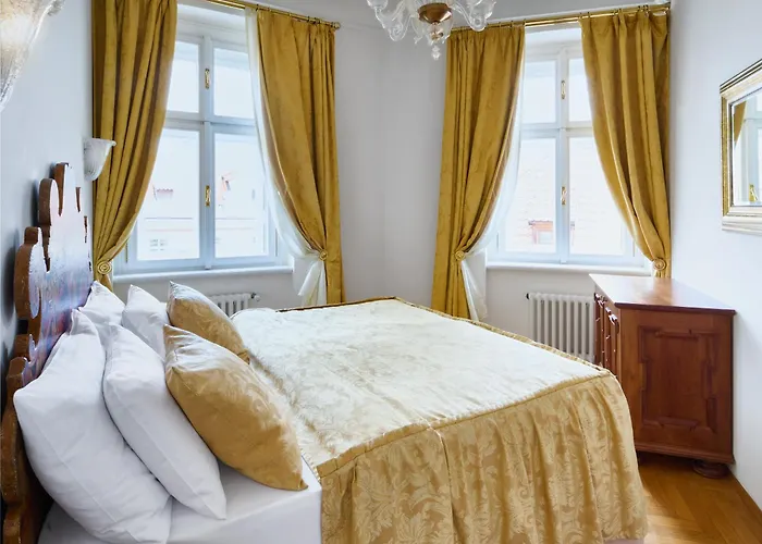 查理大桥宫酒店