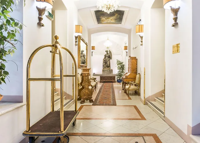 查理大桥宫酒店 4*