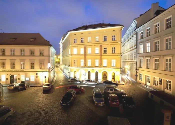 查理大桥宫酒店 4* 布拉格