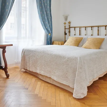 Charles Bridge Palace 4* פראג