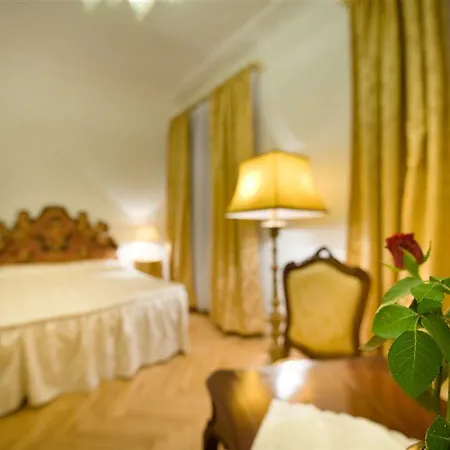 מלון Charles Bridge Palace פראג